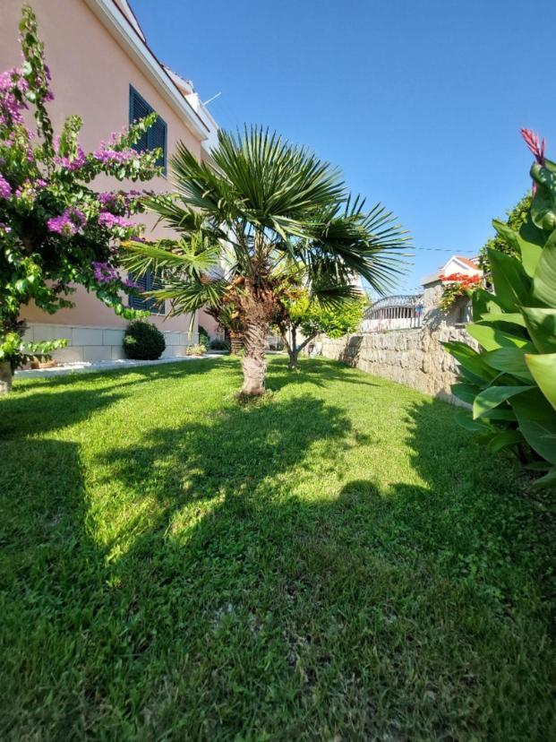 Apartments Maris Vranjic Екстериор снимка