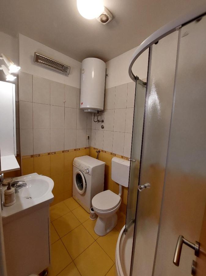 Apartments Maris Vranjic Екстериор снимка