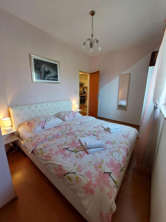 Apartments Maris Vranjic Екстериор снимка